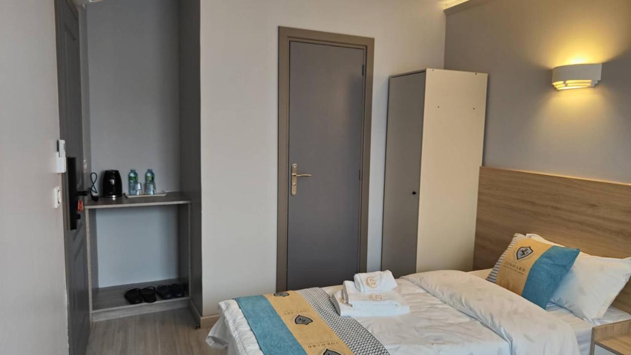 Chambre Pour 2 Personnes Avec Lit Separe Dans La Banlieue Parisienne Bondy Exterior foto